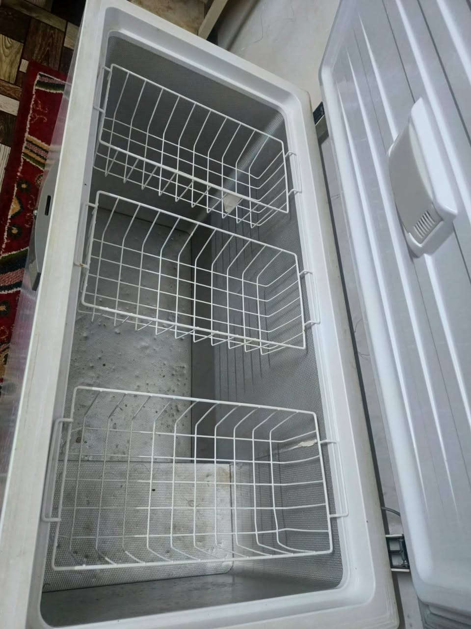 مجمدة جبيرة اخت جديدة بعدها بلزكاتها  نوع بيكو السعر ب٢٠٠ وبيها مجال مكاني بغداد الحبيبية شارع سجة فرع مطعم سلام الاستفسار واتساب علرقم ***********أو خاص
