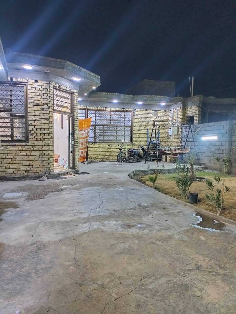 بيت زراعي مساحه 350زراعي المهيديه بي وصل تطويب خدمات ماءمجاري كهرباء السعر 160مراجعه *********** مكتب نجمه الجنوب امام شقق الشموخ/م/ذي قار
