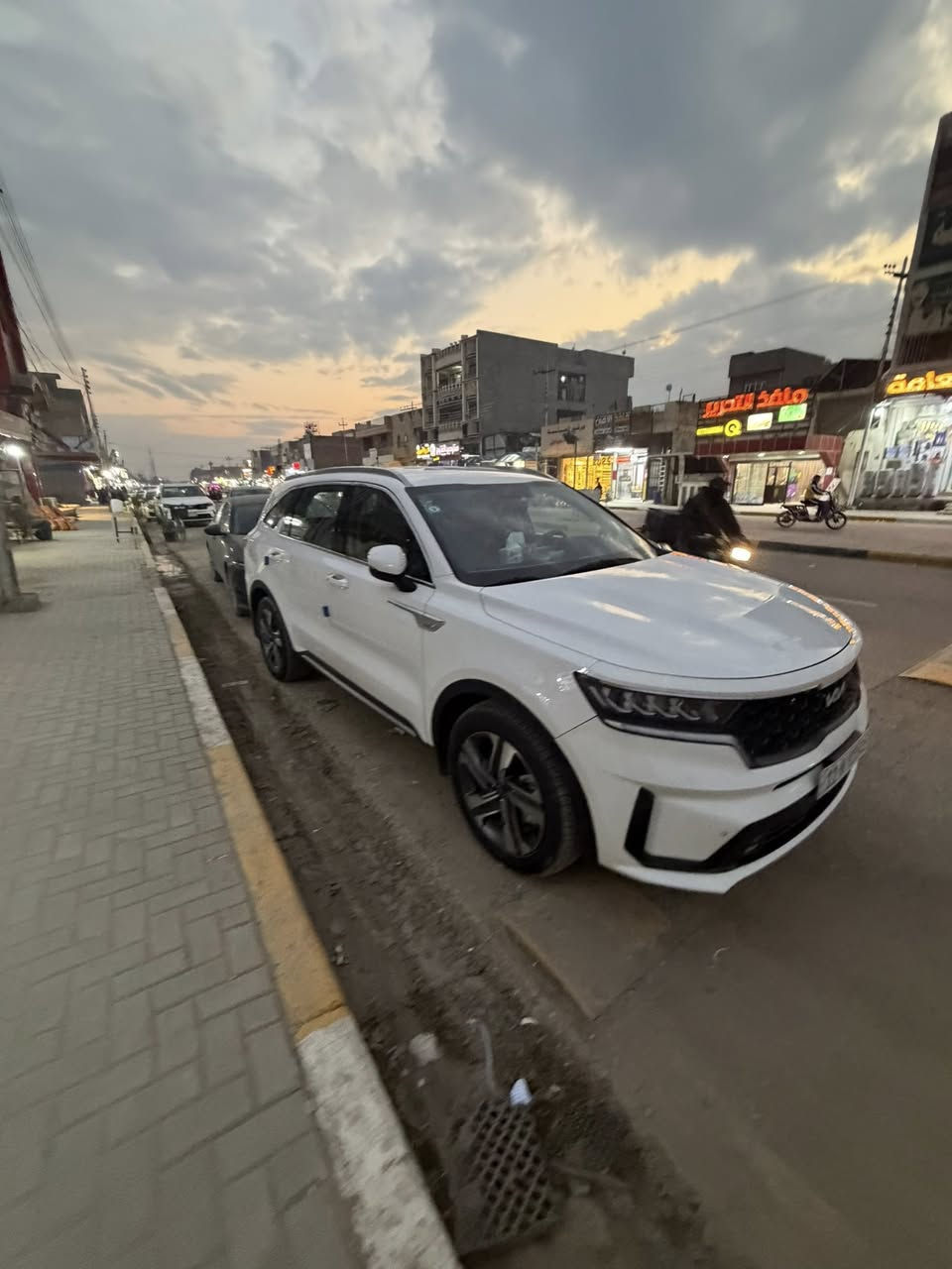 سورنتو 23 
رقم بغداد
تحكم ستيرن 
شحن وايرليس 
6 سلندر
7 راكب 
هندبريك بصمة
مري شفط
صندوق كهرباء 
ماشية 35 الف حقيقي 
بيهة بارد موضح بل سونار 
بصمة
بصمة ابواب 
سيارة جديدة الكتلوكات مالتهة موجودة
السعر 292 وبيهة مجال
مكان ديالى بعقوبة التحرير
***********
