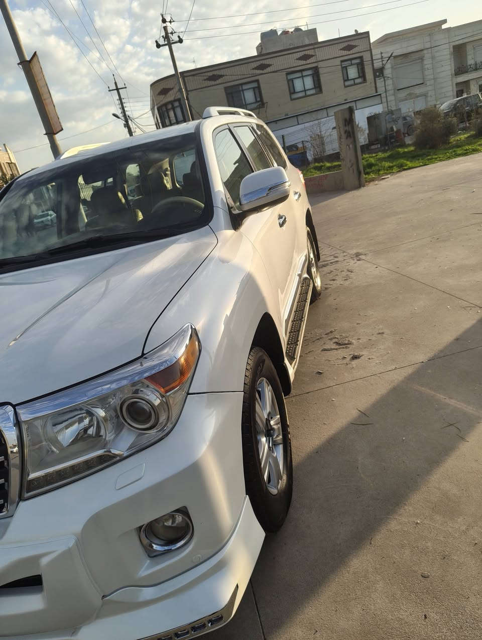 toyota land cruiser. وەنەوشە مۆدێل 2013 GX V8  4.6     
سێ جی تاعدیلە دۆسەی بستەک سبوغە
مەکینەی کرایتەوا کاسکێتی کرایتەوا 
 270 km سەیارەکی جوانە ماڵی دۆستە 
350$ مەجال 
0750 756 4797
0750 468 3357
