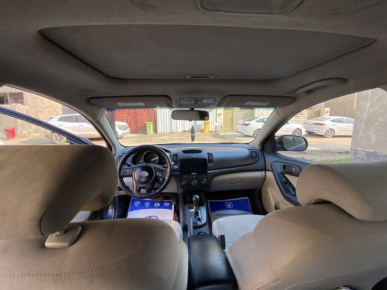 السلام عليكم 
كيا فورتي2010وارد امريكي 
السياره بيه جاملغ ايمن وشبر ونص فوك قبق البانزين 
السياره فول عدا البصمه بغداد بسمي 
محرك 2000كير محرك خير من الله 
سعر السياره 87وبيه مجال 
***********مكاني بغداد الدورة
