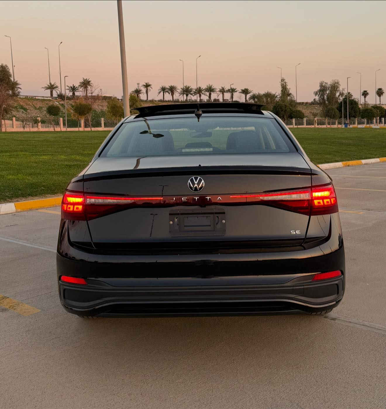 VOLKSWAGEN 2025 JEETA (SE)
MODEL:2025 
MILE :13,000
IMPORT COUNTRY:USA
COLOR:BLACK 
DAMAGE: 2 PAINT
FOR MORE INFORMATION 
0750 81 81 81 1
0777 435 30 83
0780 355 57 55
—————————————————————فولكسفاجن جيتا 2025 (Se)
السنه : 2025
اللون :اسود 
المسافه المقطوعه : 13,000مايل
مصدر السياره : امريكا 
الضرر : 2 قطعه بدون ايرباك وبدون دواخل 
المواصفات : Se كامل مواصفات -بانوراما- بصمه تشغيل -مقاعد- جلد -تدفئة-شاشه بقياس 12.9-تحكمات تبريد تاج -رادارت امامي خلفي - تحديد مسار نقطه عمياء- اوتو هولد - هندبريك بصمه -بالاضافه الى بقيه المواصفات معروف 
اي استفسار 
0750 81 81 81 1
0777 435 30 83
 0780 355 57 55
السعر 18,500$
