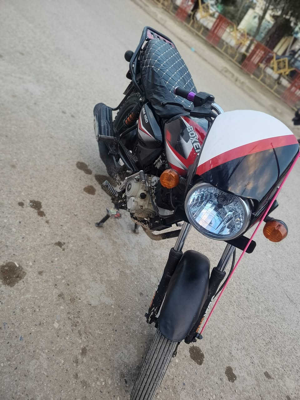 السلام عليكم بوكسر موديل 23 ماكينه ما مفتوحه اوراق كامله مكان الدراجه ديالى بعقوبه السعر 850 وهذا رقم الهاتف *********** كهربائياتها كلها شغاله
