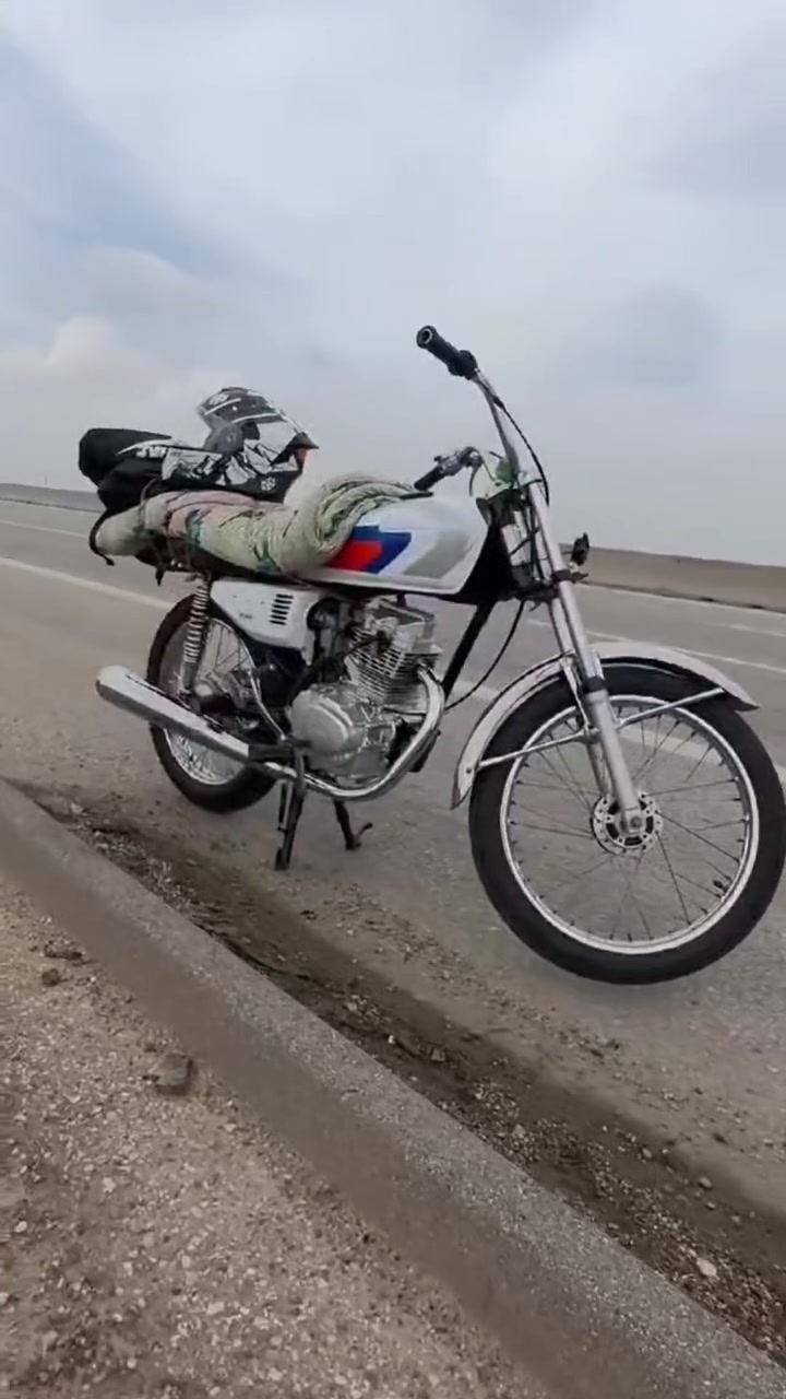 سلام عليكم دراجه البيع شاصي 21نامه شلامجه تعمري جديد اسعر خاص لوتخابرني مو شراي اطلع كبل ***********
