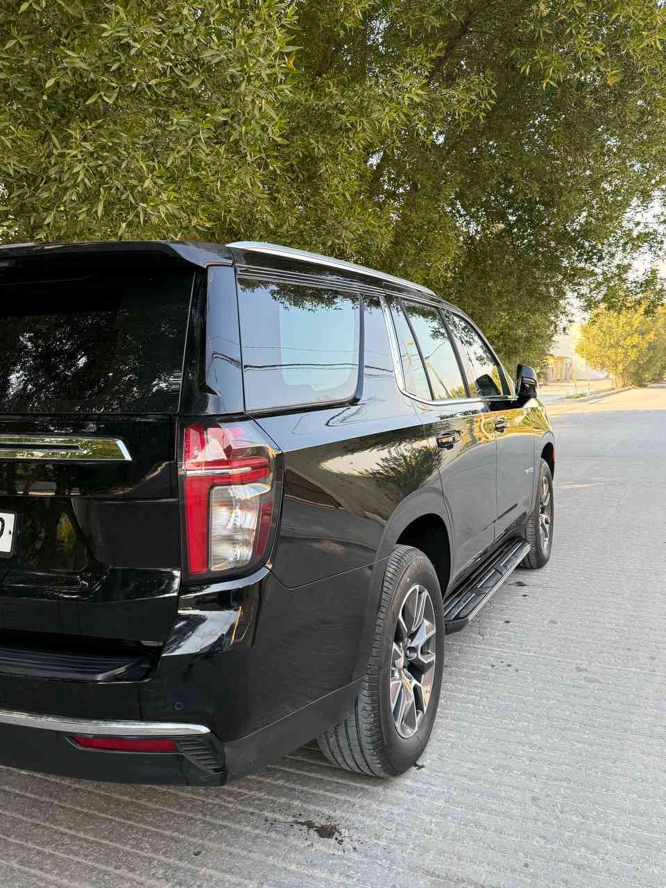 تاهو 2023 خليجي رقم بغداد
وكالة منصور فئة LT فول مواصفات
السيارة مكفولة بدون صبغ بدون حادث بدون بارد بصمتين
مغلفة PPF بلكامل ضمان 10 سنوات على المحرك والقير والكهربائيات
الممشى: 36 ألف كم حقيقي بحالة الزيرو
المواصفات:
محرك 5300cc
بانوراما
شاشة ترحيب 
شاشات خلفية
نضام ملاحة
منبة اصتدام
إضاءات LED
عداد إلكتروني
فتح وغلق كهربائي للأبواب
رادار أمامي وخلفي
‏Auto Stop
 كاميرات
دفع رباعي (دبل)
ثلاجة داخل السيارة
مقاعد جـلد
كراسي تدفئة وتبريد أمامية وخلفية
كراسي DVD
باب خلفي كهربائي
نظام هواء متكامل
باقي المواصفات  المعروفة كاملة
الموقع: النجف 
رقم الهاتف:***********
