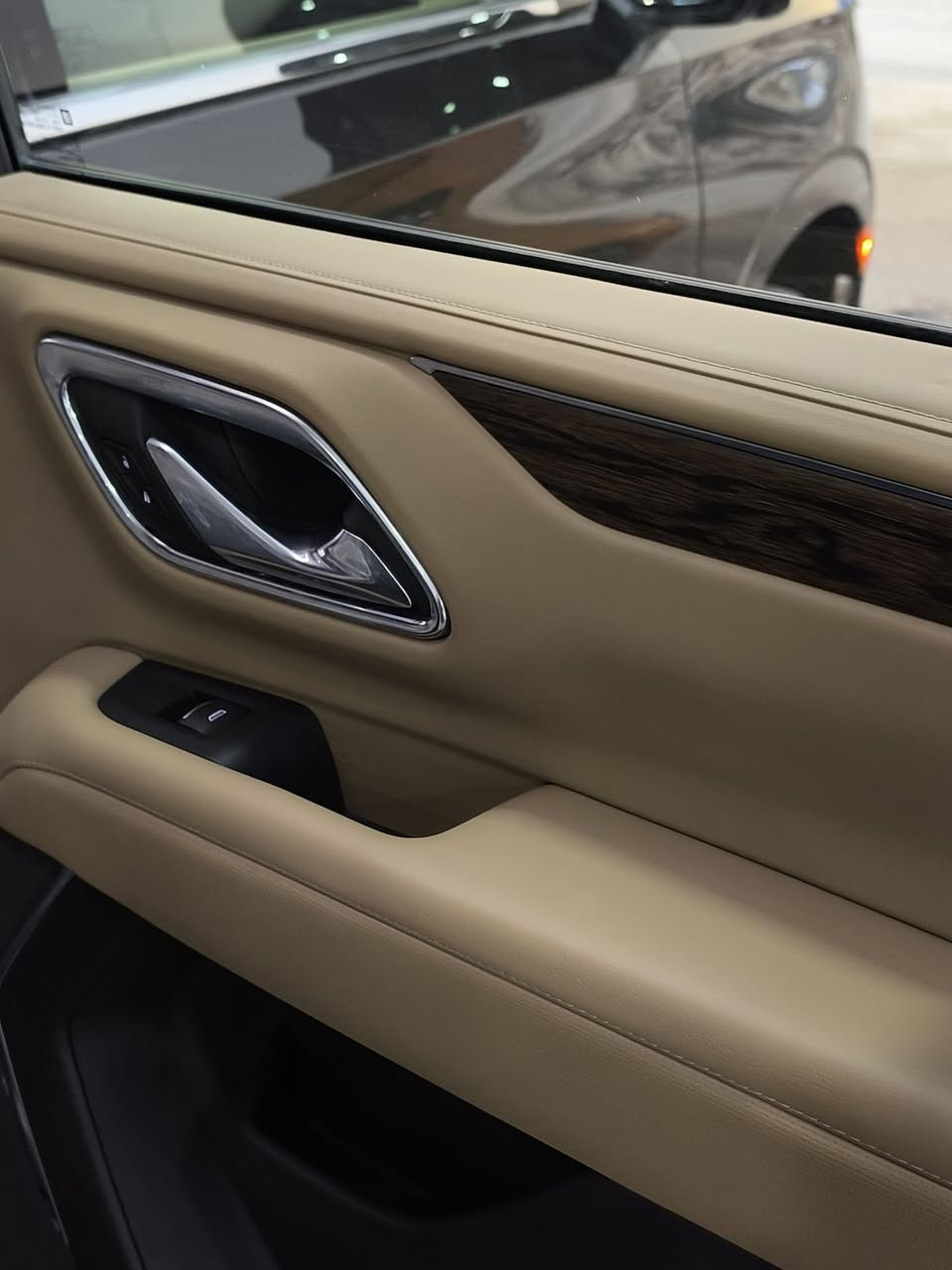 السلام عليكم تاهو للبيع 2024 ماشيه 19 الف 
بيها شخط مصلح كارت وبيها 3 رصعات خفيفه بغداد مغلفه 
رايدها السعر 610
الرقم ***********
