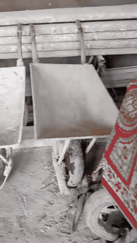 السلام عليكم عرباين مال سكله
للبيع تايراتهن كلهن جوبلس نفخ حديدهن قوي مكاني شطره بيعهن شلع وشراي بي خير ويدلل ***********
