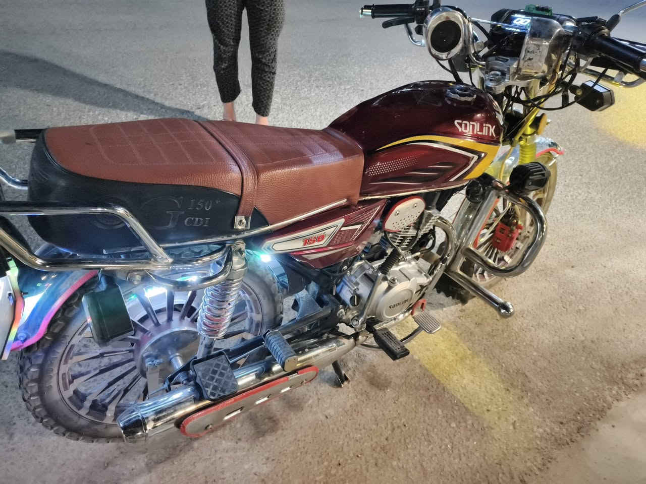 سولنك موديل 24 ضاغطه وزنجيل محرك 150 بعده عشركه فول الفول كماليات برغي مامفتوح بي يرهم بيع ويرهم مراوس واي استفسار هاذا رقمي ***********
