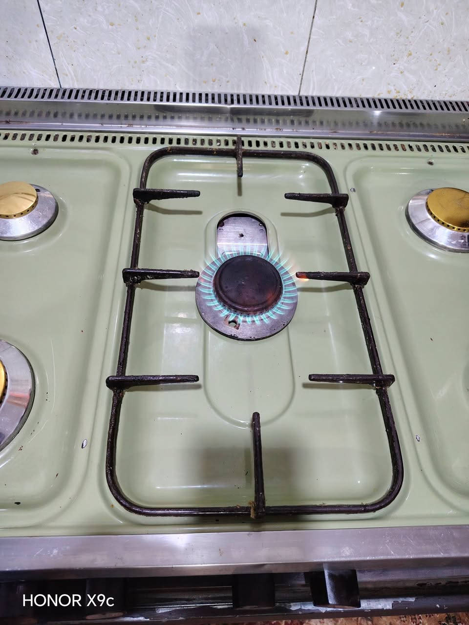 ورشه ابو علي صيانة طباخات تصليح وتنظيف انواع طباخات الحديثه والقديمه صيانة موقعيه الكرخ والرصافه نتصلو وبل خدمه ***********
