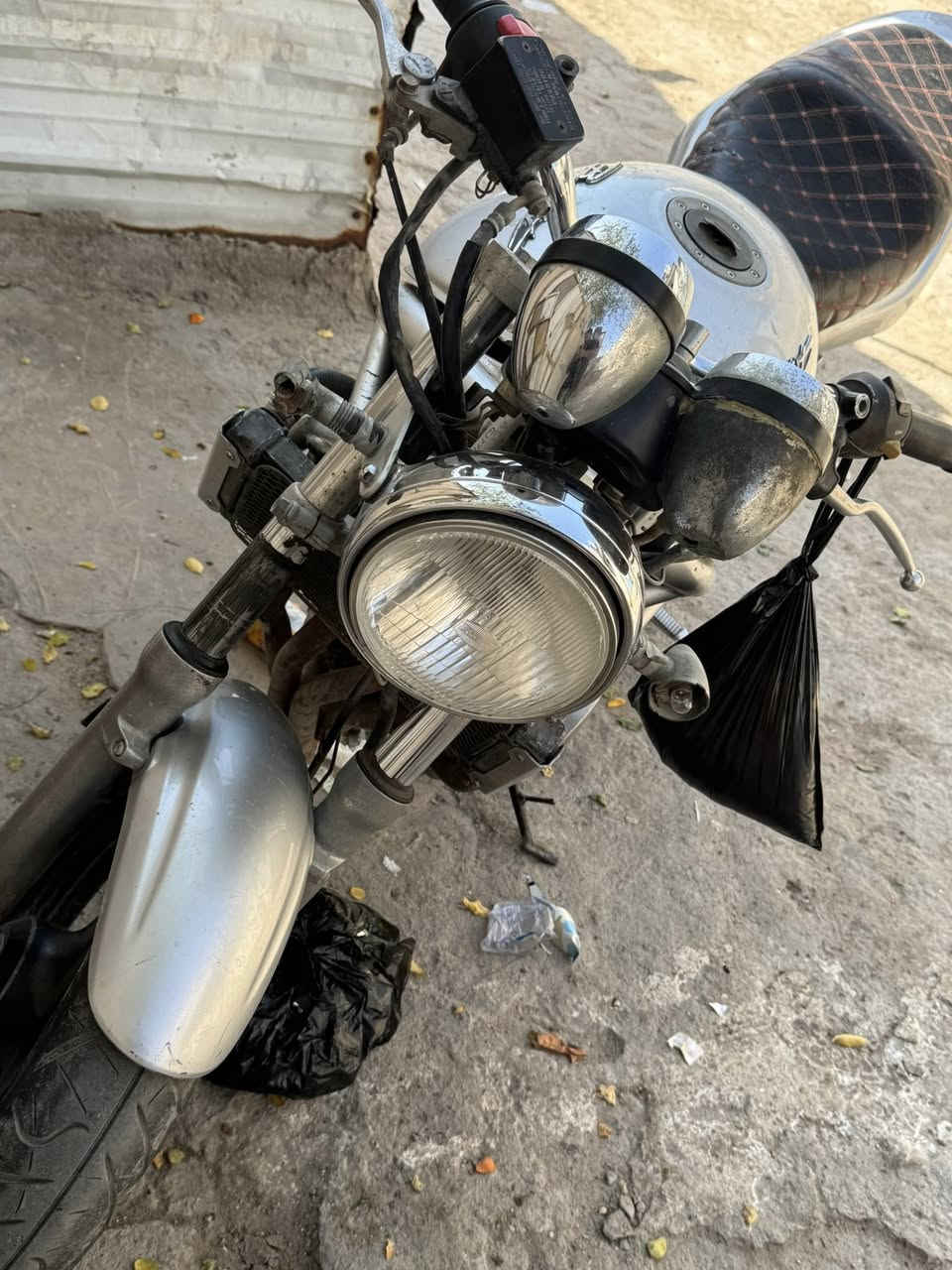 باندا اوراق نكره سلف 250 مكينة السعر 750 اكو صوره بيهة مواصفا كلهة الدراجة برغي ما بيهة نقص نكره سلف واطلع وين ماتريد ***********
