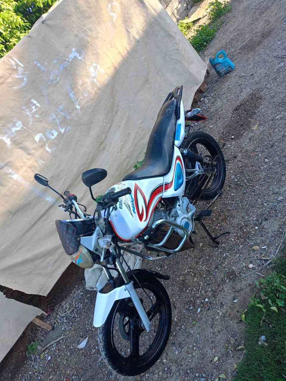 ماطور سنكي 2019للبيع سللف هندر كهربائيات كلها شغاله للبيع 700بي مجال  محرك 150
***********
