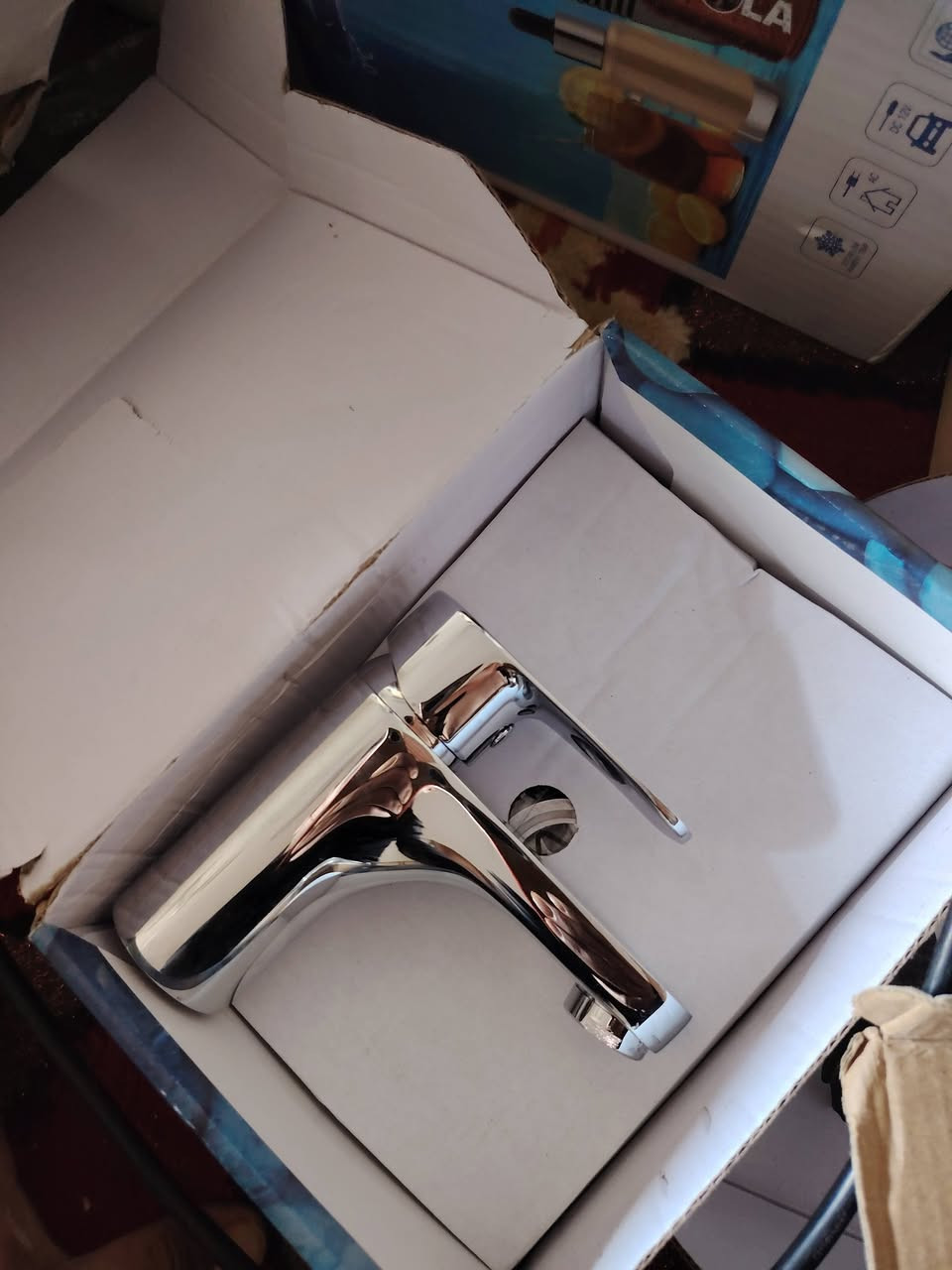 اخواني هاي أغراض للبيع شلعه وعندي بعد كلها شغاله لا نقص ولا فحم رايدهم سعر 400 ألف مكاني الديوانيه ***********
