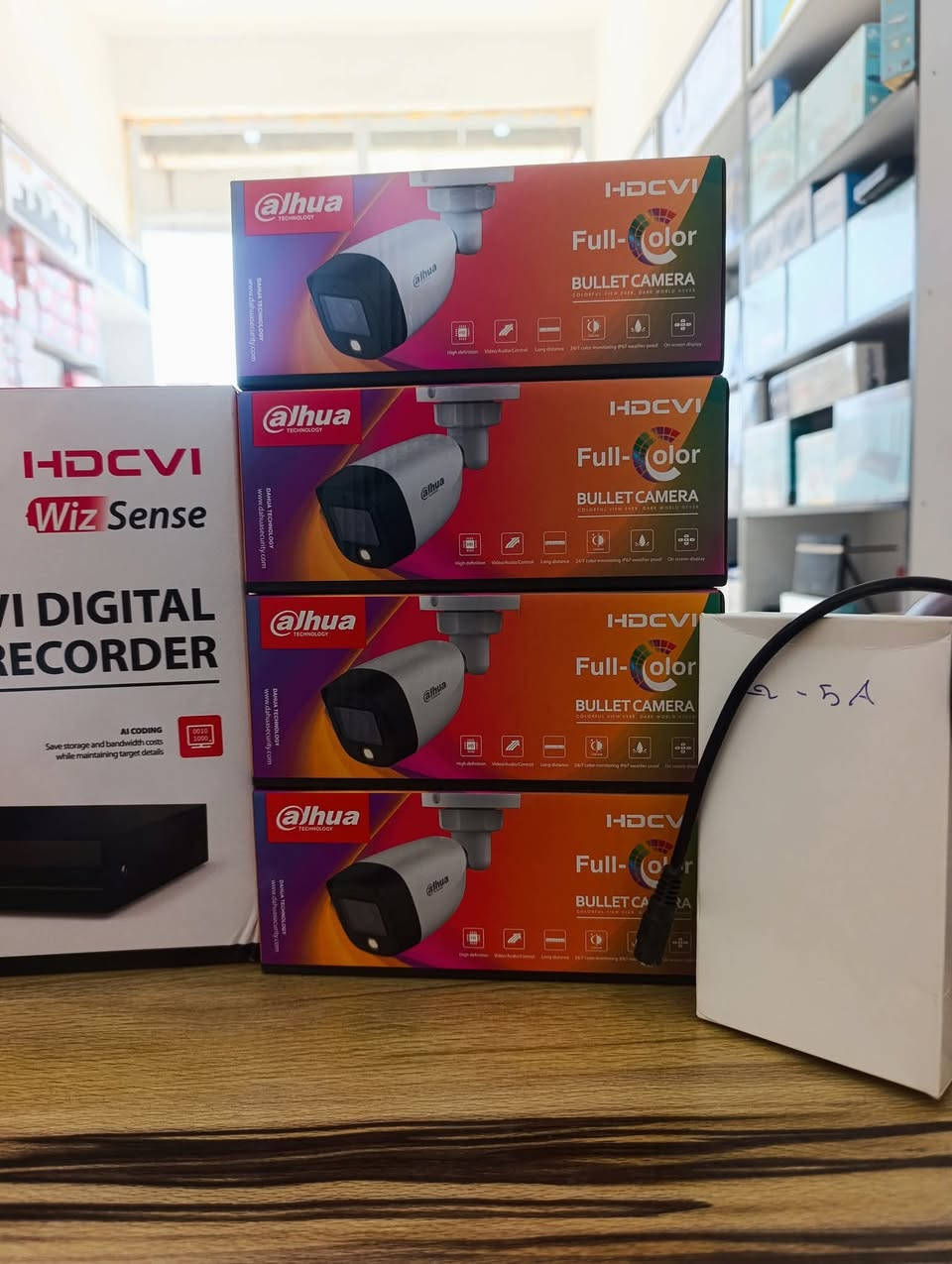 من  مكتب السيد فقط ب( 165 الف ) 
منظومة كاميرات متكونه من  

1- جهاز XVR دهوا الأصلي 4 جنل 
2-  كاميرا ملون ليلي نهاري فلاش دهوا الاصلي عدد 4 
3- هارد خزن 500 كيكا البنفسجي 
4- كيبلات عدد 4 طول 20 متر 
5- محوله 12 فولت 5 امبير + سبايدر 

توصيل الى جميع مناطق العراق 
 
السيد فني نصب وصيانه كامرات المراقبه  
***********
