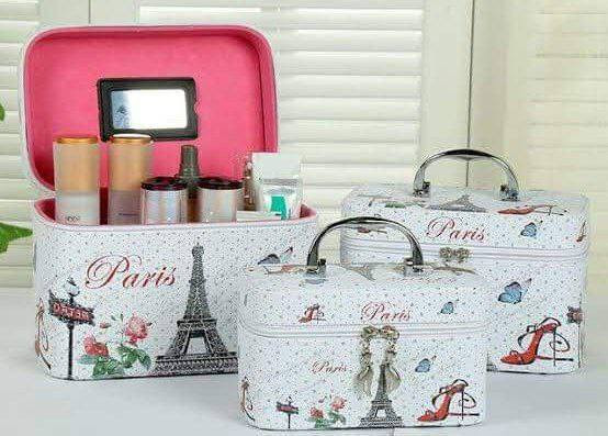 سيت حقائب مكياج "لندن" الثلاثي.. الجمال كله بمكان واحد 🌸. إذا تحبين مكياجج يكون مرتب ومحفوظ وبنفس الوقت الجنطة شكلها يفتح النفس، فهذا السيت إلحاقاً الج! 😉
• ثلاث قياسات: جبيرة، وسط، وصغيرة.. يعني تشيل كل أغراضج من العطور للمكياج لأصغر الإكسسوارات 💄💍.
• الديزاين: نقشة لندن والورد، قمة بالأنوثة والنعومة 🏰🌷.
• الجودة: يدة قوية وسحاب أصلي، يعني كد ومد ومو بس شكل! 💪✨

سعر السيت 25 الف مع التوصيل

#عطور #مشدات #مكياج #لانجري #اكسسوارات


**إذا كنت صاحب هذا الإعلان وتريد حذفه لأي سبب، رجاءا أرسل رسالة إلى الدعم الفني**