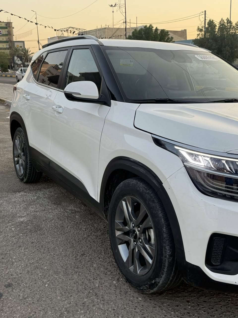 السلام عليكم 
للبيع سلتوز 23 دخول جديد بدون رقم 
ماشيه  ٤٠m
مواصفات السياره
بصمه
شاشه كبيره 
كشنات جلد 
كشنات كهرباء 
كشنات تدفئه 
تبريد قطعتين 
ويل كب كروم 
قياده ذاتيه
تحكم ستيرن 
تشغيل عن بعد 
اشاير بل مري 
رادارات 
حادث السياره دعاميه اماميه وبارد كلش بسيط بمقدمه البنيد سياره جاهزه من كلشي
سعر ١٥٥مجال بسيط جدا 
مكان السياره كربلاء لتواصل والاستفسار 
رقم الهاتف ***********
