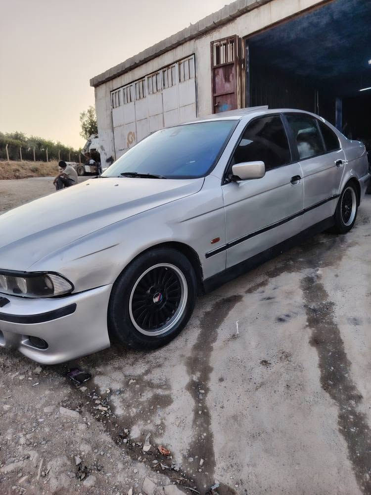 سڵاوی خوای گەورەتان لێبێت بیئیم مودیل 1998 V8 540 گێڕو مەکینە بەشەرت فول مواسەفات سڵایت جام کارەبا لایت ئەڵقە لایتو بەگ لایتی مەزبوتە تەقەو ڕەقەی وەسەت ئاوێنەکارەبا سیستەم ساڵنسا سپۆڕت سەیارەکە تابڵێی بەقوتە کارەبایاتی مەزبوتە ئاڕم پلاستیک هەولێر ئاڕمو ئەوەلیات موسو بڕاوە بەشەرت وەرگەڕاو بەشەرت بۆزانیاری زیاترپەیوەندی بکە سعری 36 وەرەقەو مەجال *********** كويسينجاك, أربيل
