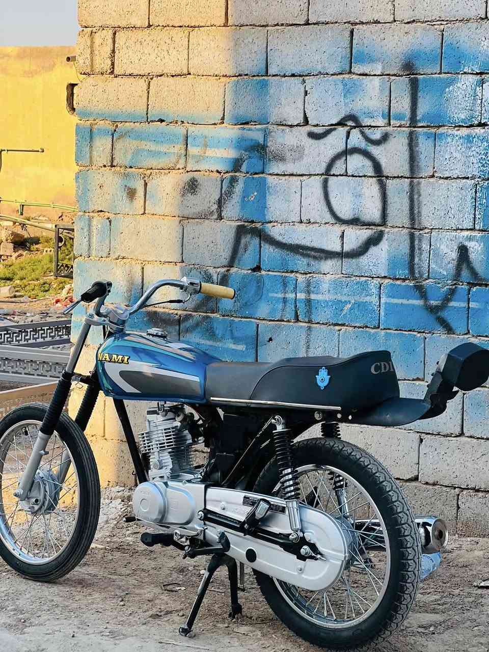 سلام عليكم دراجه للبيع تعمير جديد صاله خمس يام من معمره دراجه جاهزه من كلشي
شاصي ماله 2027لوراق كامله 7وراق هنه ول مكاتبه دراجه كدام عينك وحله من صوره ًدراجه كله اصلي لا تلكه برغي تجاري تاخذ دراجه وفلوسك.مكاني بابل +الشوملي 
سعر خاص 

رقم!
***********. 
مو شراي لا يتعبني رجااآ✋🏻
