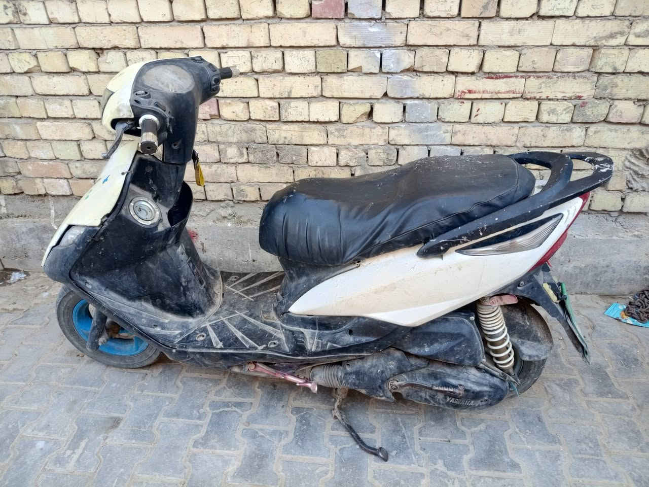 متاح ثعلب كامله نكره سلف كلشي شغال السعر 375 وبيها مجال العنوان بغداد الحريه *********** الشراي يتصل
