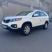 عندي سورنتو2013 خليجي كفاله عامه السياره احلي من الصور على ايدي مكينه ...