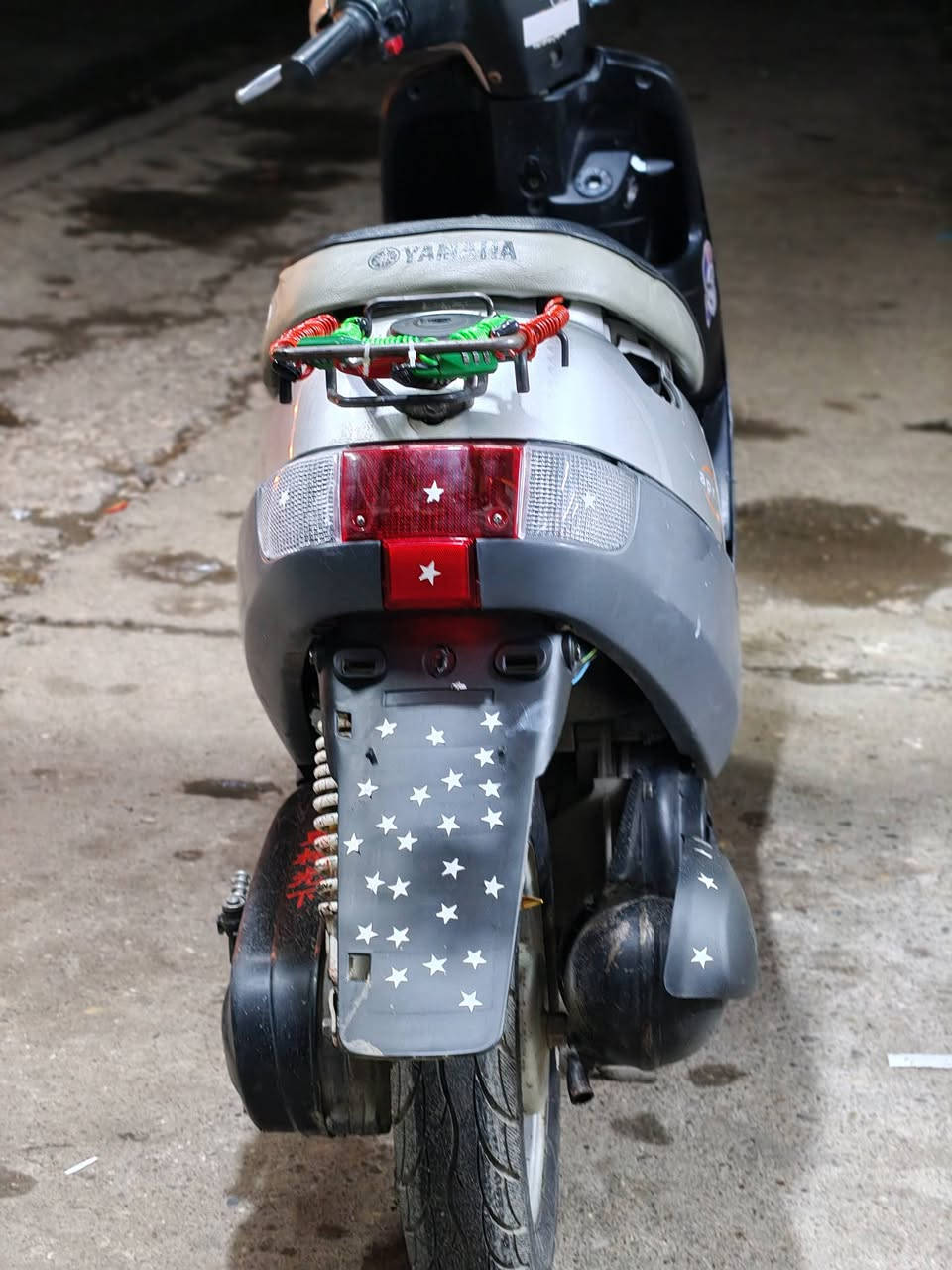 بوتين البيع السعر 400 وبي مجال النضافه كدام العين للاستفسار على هذا الرقم ***********
