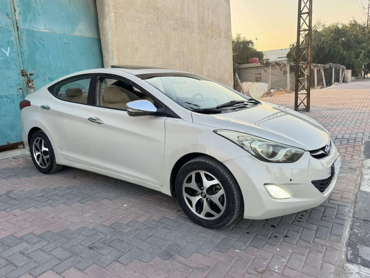 السلام عليكم النترا 2014خليجي مكينه1600دوش 
مكفوله من الضربه والتبديل الفتح صبغ جاملغ فقط سونار موجود فول مواصفات فتحة سقف شاشه تحكمات حساس خلفي اربعه دسك اشاير بلمري 
تبريد ثلج ❄️ تدفئه حداديه 100/100 ادامه كامله للسياره شلعه ونشاط فول سياره مال جناي احلى من الصور رقم بغداد سنويه جديده السعر 113مجال بسيط 
مكان السياره كربلاء ***********
