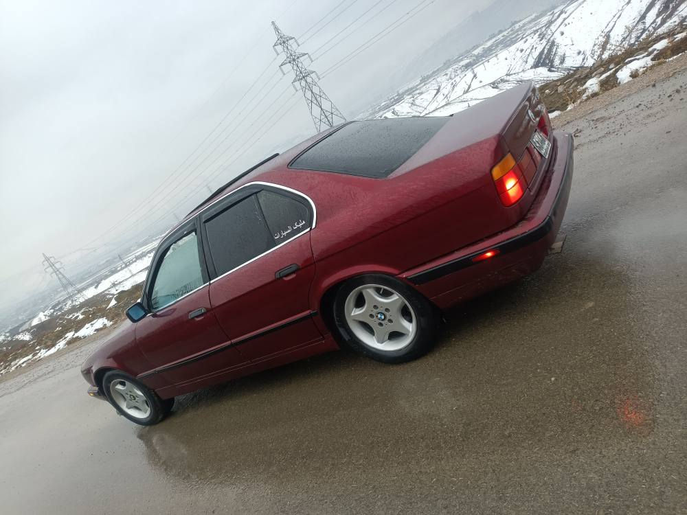 BMW
فـــروشـــــــتنى خێـــــرا خوار بازار زانيارى كامل نوسراوه
بيئێم موديل 1992 قپات مواسفات
مكــــــــينه 525ى كپس ديجيتال گێر توماتـــــــــيك
ئارمى ون بوه هه مو معاملاتى ئارمى بوى كراوه هه زه و پاكانه شى بوى كراوه له هاتوجوى هه ولێر هه زةى نوێيه
فول مواسفاته توماتيكه... سيلايته... abs... تبريته... قفل مركزيه.. ئاوێنه گوێ به رخه.. لايت ئه لقه ن. هتد
سياره كى تاكو بلێى توندولو بێ مسروفه 250مسروفت تيابينى من 100دولارت بو ده شكێنم پشت و پێش كه پسه
موس.. براوه... مكينه... گێر... ئه كسل... توندوتولى گشتى 
به شه رته.... نرخ ته نها 33وه ره قه كه مێك مجالى تيايه
 سياره كه ده رگاى لاى سه كن ماتورێك خوى پياكێشاوه باقى 250مسروفاتى تيانيه تايه ى نويه گشت كاره باياتى مه زبوته سياره كه راده به ر جوان و توندوتوله
له ســـــــورانم *********** فايبه ر واتساب له سه ره
