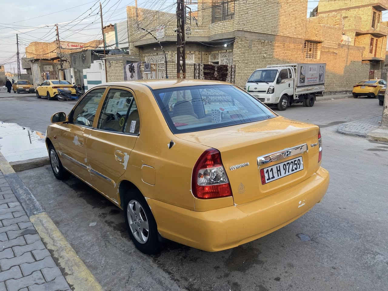 السلام عليكم للبيع هونداي فيرنا موديل 2015 ماشيه 68 حقيقي باسمي مصفره هيئه وغرامات مدوشمه عام سفاري كاعيه كشنات سقف صندوق تخم تاير جديد صدر بلادي سياره ربع متصرف عليها 
للاستفسار/***********
العنوان / بغداد الشعب حي التجار
