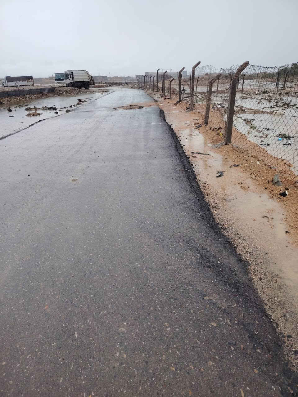 قطع للبيع قرب الجامعة والمستشفى الأطفال كافة الخدمات طابو زراعي سعر 200م ب 15 مليون خدمات افظل من ال طابو غاط بالطين حاليا الزراعي تصدر الساحة انظر بعينك حاليا تمطر ***********
