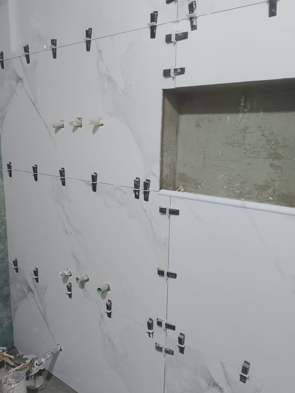 كادر مصري متخصص في السراميك وبورسلين مرمر وبيات وجدران وارصيات التزام ف العمل ***********
