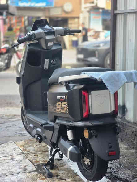 السلام عليكم دراجه شحن للبيع استعمال جدآ قليل السعر ٩٥٠ و بيهه مجال بسيط عنوان بغدادشارع فلسطين ***********
