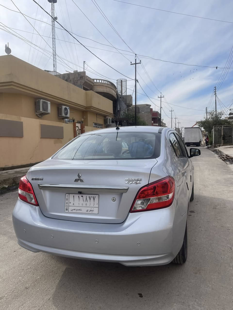 السلام عليكم مستبوشي ميراج g4 للبيع سياره حادثه مثل ما موضح بل صور صبغ قطعتين بوند + جاملغ سياره حلوه ونضيفه وجاهزه ماشيه 92الف مواصفات نص فول موديل2019 شرط التحويل والوكاله مكاني موصل 
وللتواصل على الرقم***********
السعر 80 وبيه مجال
