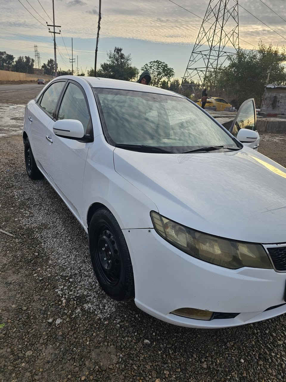 السلام عليكم سيراتو موديل 2012 رقم سليمانيه هزه و سنويه جديده بيها 3 قطع السعر 95 للتفاصيل ***********
