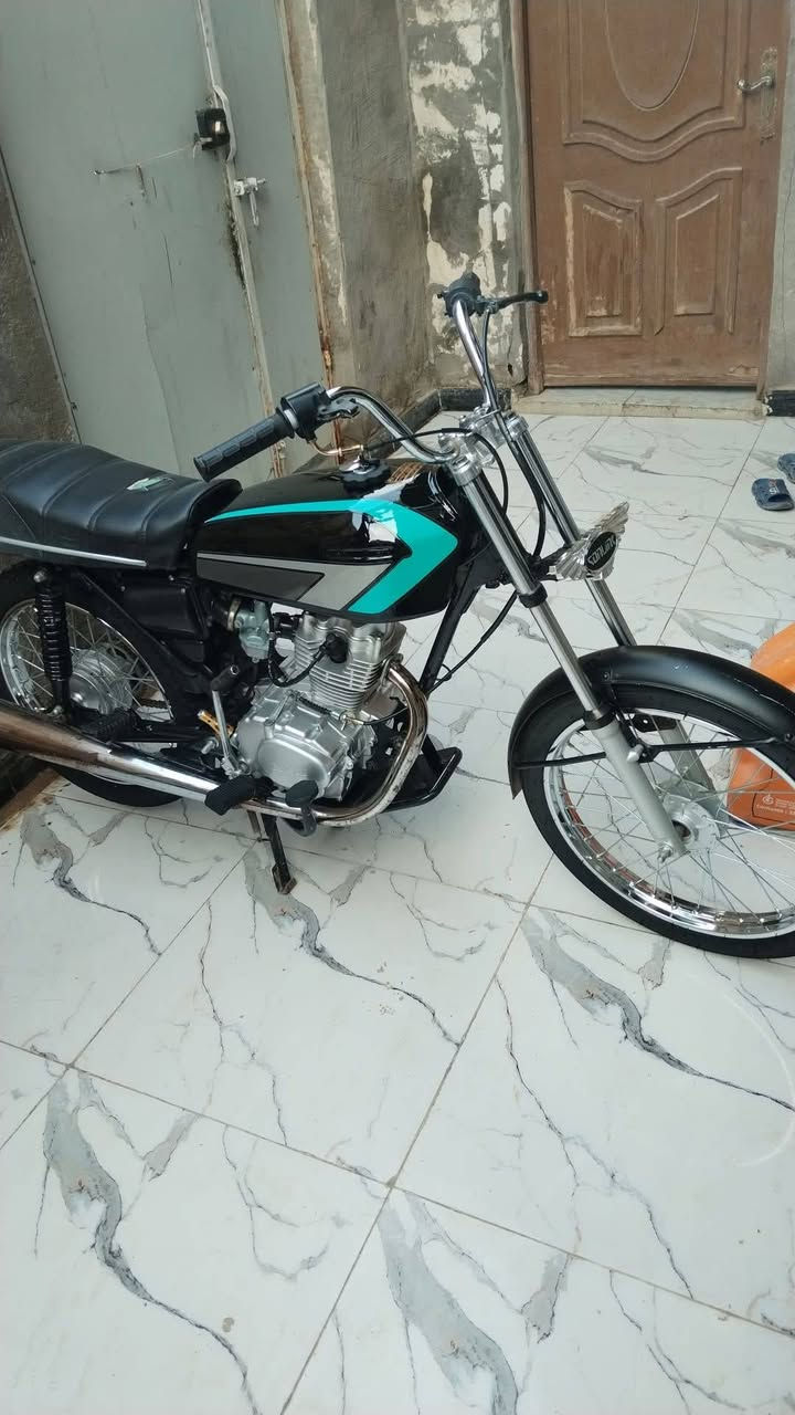 سلام عليكم دراجه البيع كلك مكينه بل جيس شلعه ومعدل فول الدرجه مكينة نامه اصلي مامفتوحه سعره 650 وبيه مجال العنون ناصريه مركز مدينه قريب عل ساهرون الرقم ***********
