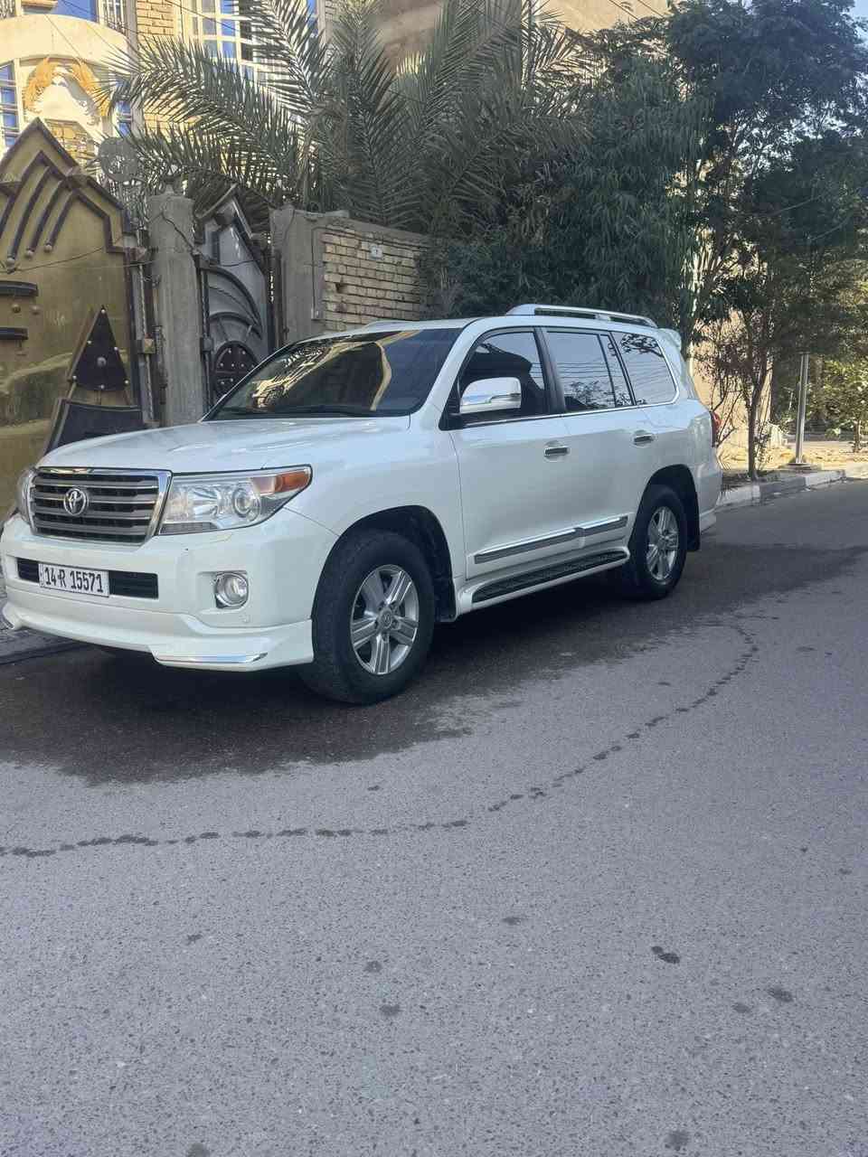 لاندكروزر جكسار  موديل ٢٠١٤  رقم بصره ماشيه ١٩٠ الف كيلو 
ثمانيه سلندر. سياره كفاله من ضربه والحادث والصبغ فقط باردات. ما مبينات. السعر ٣٦٥ ورقه  موجود بالبصره  الشراي يتصل ***********
