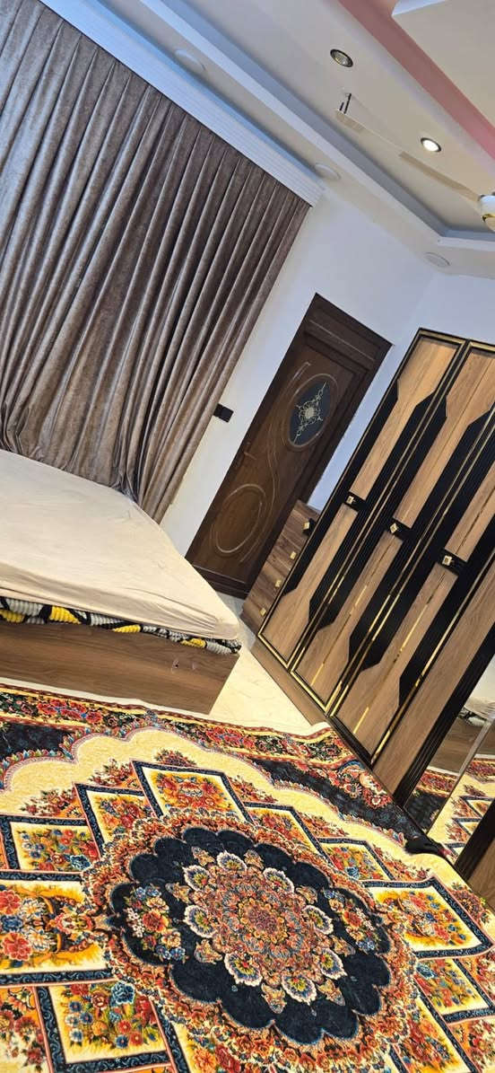 بيت ١٠٠ متر مربع طابقين
العنوان المعملجي شارع عبير
البناء حديث درجه اولى طابوق كونكريت مرمر الطابقين صحيات غربي شرقي
يتكون من ٤ غرف 
غرفه بالطابق الارضي 
و٣ غرف بالطابق الثاني وحده منهم نظام سويت
سند 25
غير ورثه (حره)
السعر ١٦٠ وبي مجال

***********
