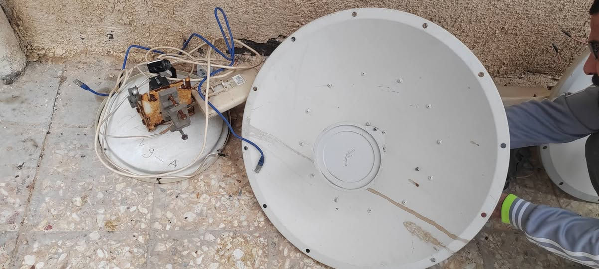 السلام عليكم ورحمة الله وبركاته
شباب اجهزه للبيع مستخدم
سكتر و ٩١٢
دش و ٩١٢
٥ ابراج ١٨ متر g35
راك صغير
عاكسه كهرباء ١٢ فولت و ٢٤ فولت
حسب الصور المرفقه
قيم مانختلف ان شاء الله


**إذا كنت صاحب هذا الإعلان وتريد حذفه لأي سبب، رجاءا أرسل رسالة إلى الدعم الفني**