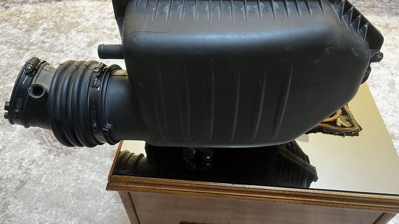 شوته srt بلادي اصلل🔥.                                       نضيفة فقط كسر بسيط و مصلح                                                 العنوان بغداد البلديات ***********
