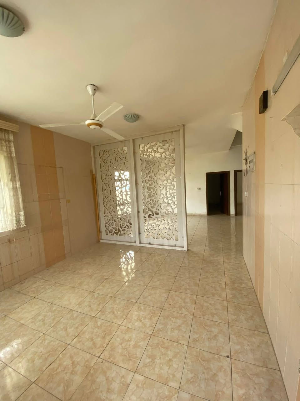 عرض حصري من عقارات #غازي_ميرانى دار للبيع في مجمع #شاهان_ستي  الواقع ع شارع ال150 مباشر مساحه  200مً طابق واحد 
____________________________
غرفتين نوم 
صاله
استقبال 
مطبخ 
صحيات 
كراج/حديقه 
____________________
السعر 7 دفاتر و40 ورقه وبي مجال 
التسجيل مباشر للكل 
المجمع كامل خدمااات 
________________
للاتسفسار اكثر اتصل 
***********
***********
***********
او زياره موقع الشركه سايدين لاوان بيوت المهندسين عقارات غازي ميرانى
