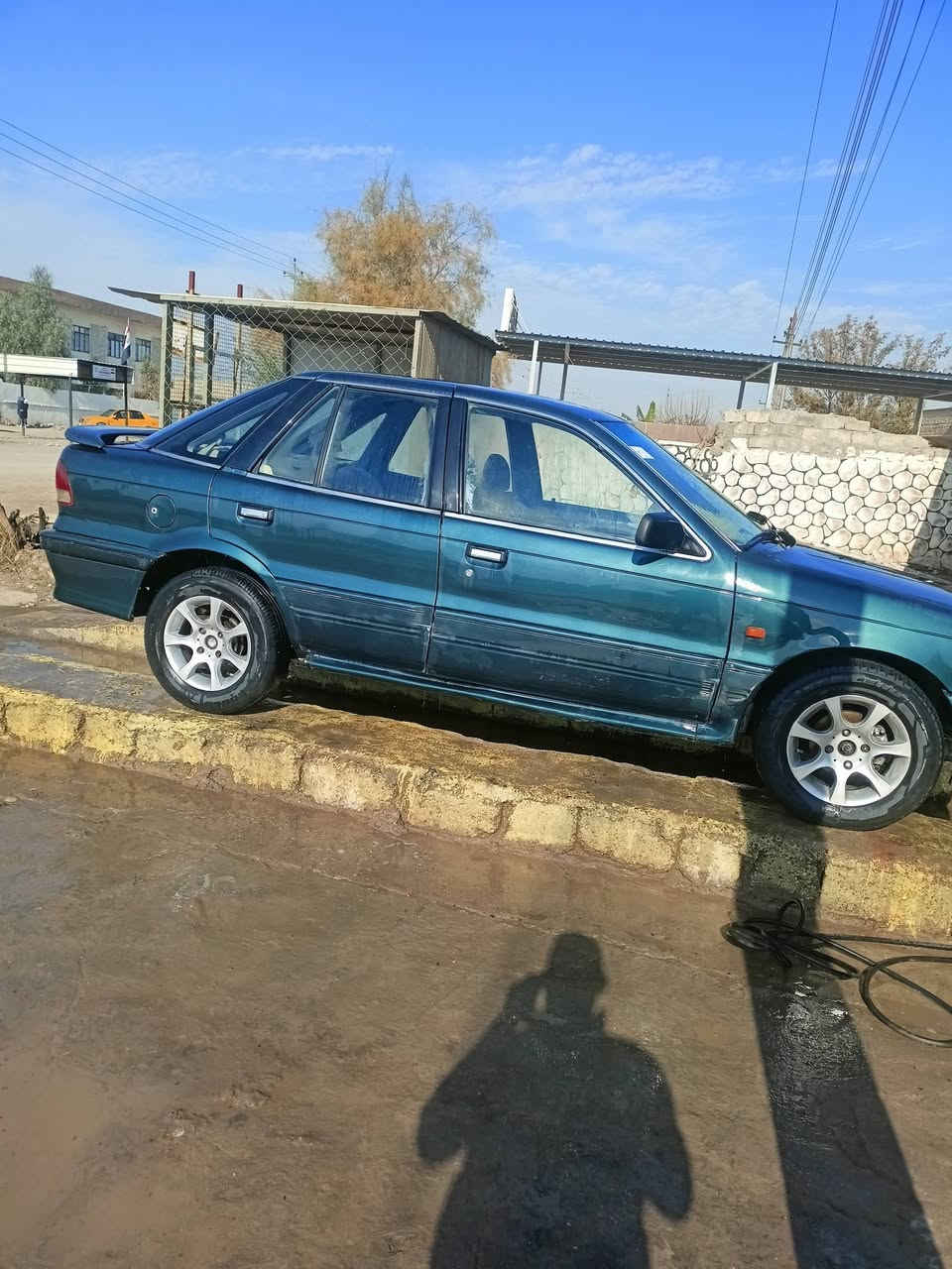 سيارة مسبوشي لانسر نضيف موديل 93سنوية خضرة صاحبها موجود شرط التحويل سيارة حلوة ونضيفة كابون بانزين بيها محرك وگير شرط ما يعوزهة كل شي شغل وامشي وين ما تريد شراي خابر وتدلل
***********
