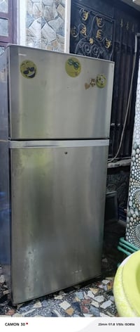 ثلاجة شغالة • حجم كبير