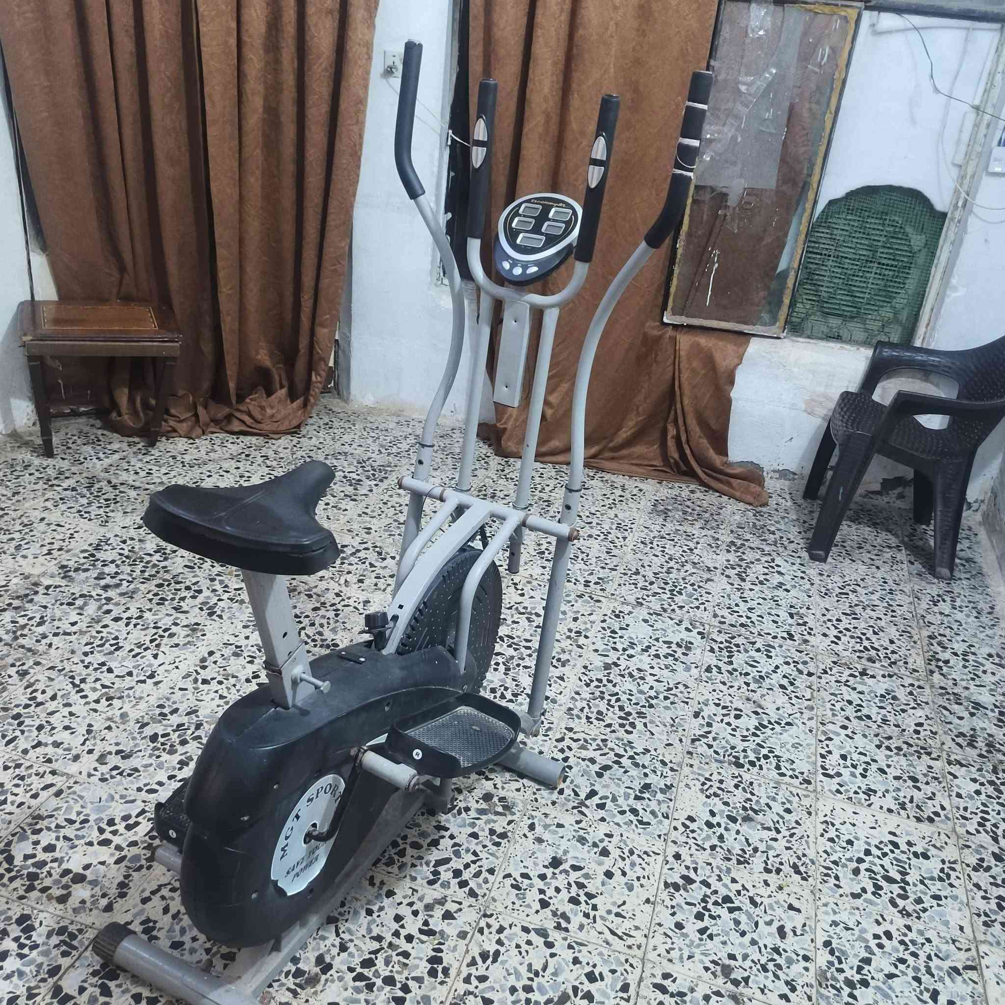 سلام عليكم بايسكل رياضي للبيع السعر 80 أو بي مجال المكان كربلاء فلكت سيد الأسعار الرقم الهاتف ***********
