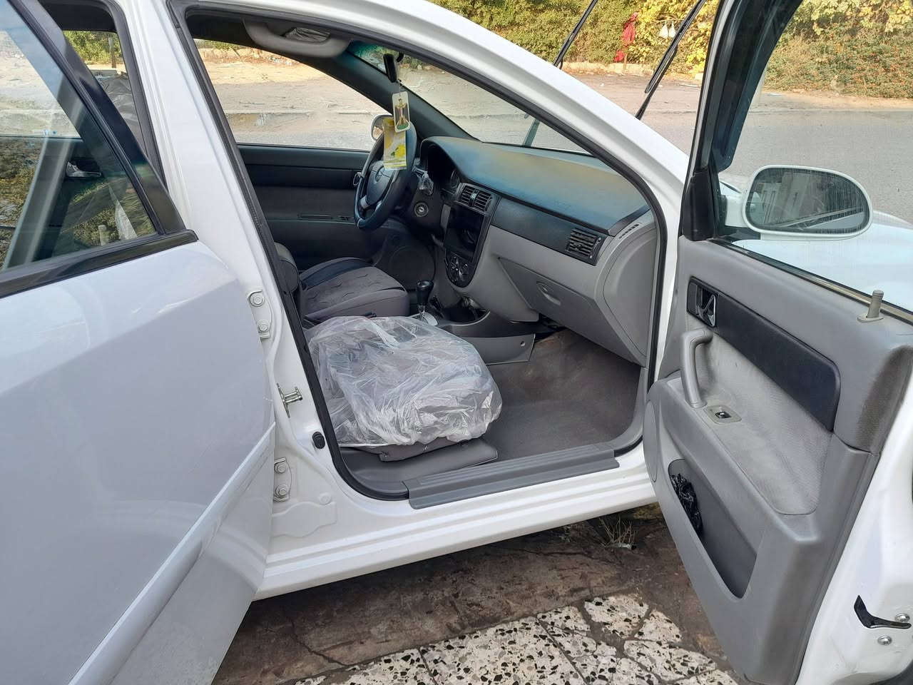 أوبترا2011اوتماتيك كابون بانزين ضرر صبغ قبغ صندوق بدون دواخل هزه جديد تبريد محرك كير شرط باتري جديد بأسمي أنا الشرعي سعر 90وبيها مجال قليل *********** واتساب غير متواجدعالفيس مكاني موصل ايسر
