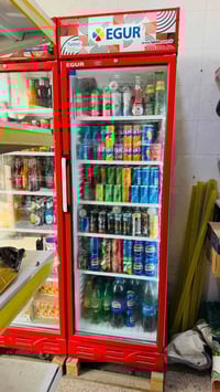 ( اغراض محل غذائيه للبيع برادات يوكور تركي عدد٣ + ومجمده سلايت = ١+ وع...