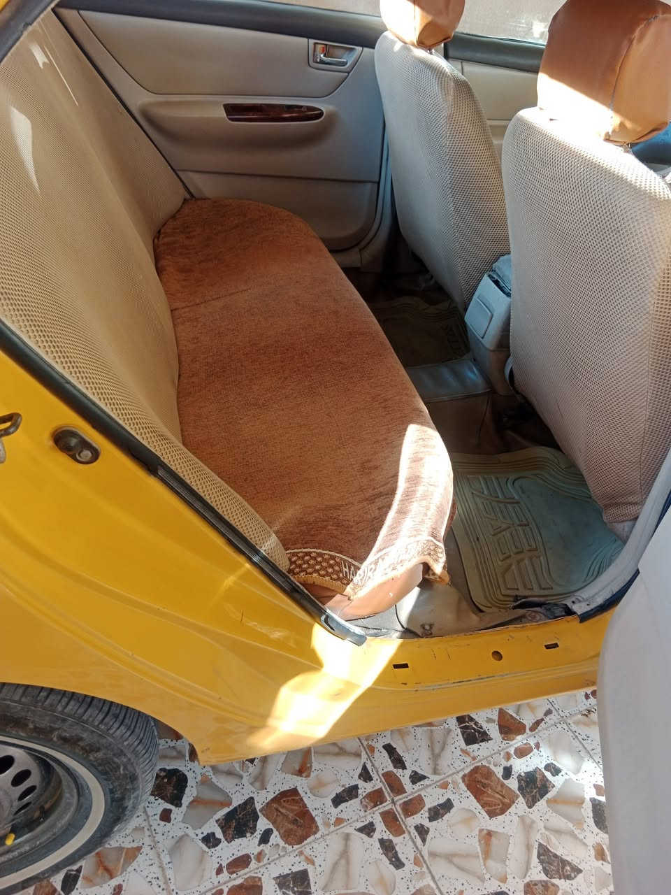 السلام عليكم BYD اف3  2011 رقم بغداد نكليزي بسمي هزة ما صاقطة تبريد شرط ثلج وكهربايات تايرات صدر محرك كير كلة كفالة بيهة مكانات  صبغ بدون ضربة السعر 50وبيهة مجال للطيبين العنوان شارع الجزيرة مال الاصلاح اي ستفسار اتصل ***********
