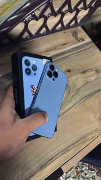 ايفون 13برو ماكس ذاكره 256 بطاريه 89🟩✅ ملحقاته  +حافظه  لزكه  كرتونه و...