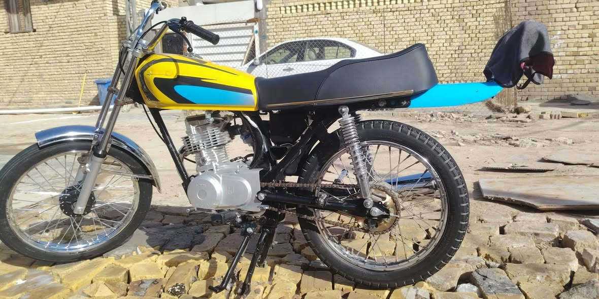 سـلأم عليكم تـعمـيرة 24 وشاصي 21 اصلي أدوات. أدوات أدوات دراجه احله من الصور شلعه ومعدل طـيراأن 😅
مكانهه ناصريه _شطره _حولي
سعره 450وبيه مجال 🩷
***********
