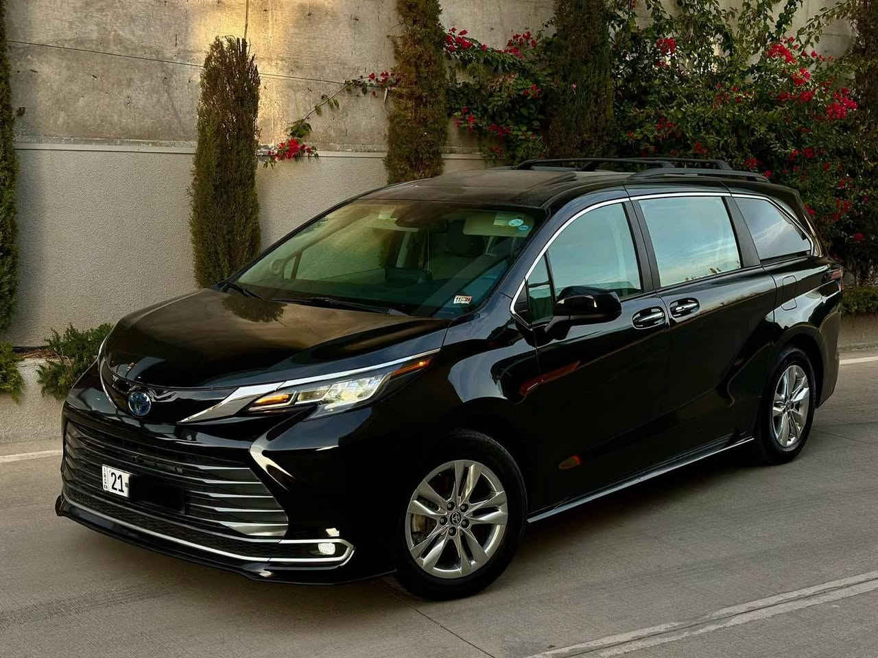 TOYOTA SIENNA XLE HYBRID ٢٠٢٢
-المحرك : 2500 cc هايبرد
-عداد المسافة ١٠١ الف ميل
-االون اسود
-تحديد مسار
-رادارات 360 درجة
-صقف ديفيدي
-كامرة خلفية
-تبريد 3 قطع مع تحكم خلفي مناخين
-3 انظمة قيادة
-سايد بريك بصمة
-حساسات خلفية
-فتحة سقف
-تشغيل بصمة
- 5 بصمات
-حساسات امامية
-كشنات جلد
-كشنات كهربائية
-حساس امطار
-حساس لايت (عالي ناصي)
-شاشة لمس كبيرة
-تدفئة كشنات
-انارة LED خلفي وامامي
-لايت عالي ناصي زينون
-خاصية طي المقاعد الخلفية لزيادة مساحة التحميل
-مقعد اضافي متحرك (يعني تصير 8 راكب)
-ابواب كهربائية شفط
-جنطة شفط كهربائية
-فتح وغلق الابواب بخاصية (الركلة)
-فتح وغلق الصندوف بخاصية (الركلة)
-نظام صوتي مميز مزود ب دمامات في الصندوق
-نظام التوقف الذاتي او مايعرف(مانع تصادم)
-وبقية مواصفات XLE المعروفة
-مكان السيارة سلیمانی  
السعر ٣١٥$ بي مجال جدا قليل
للاستفسار الاتصال
رقم سلیمانی وبأسمي تحويل مباشر
بس بيها واحد قدعه مصبوغ بدون دواخل ارباك
☎️(***********)اسیا
☎️(***********)کورک السليمانية, العراق
