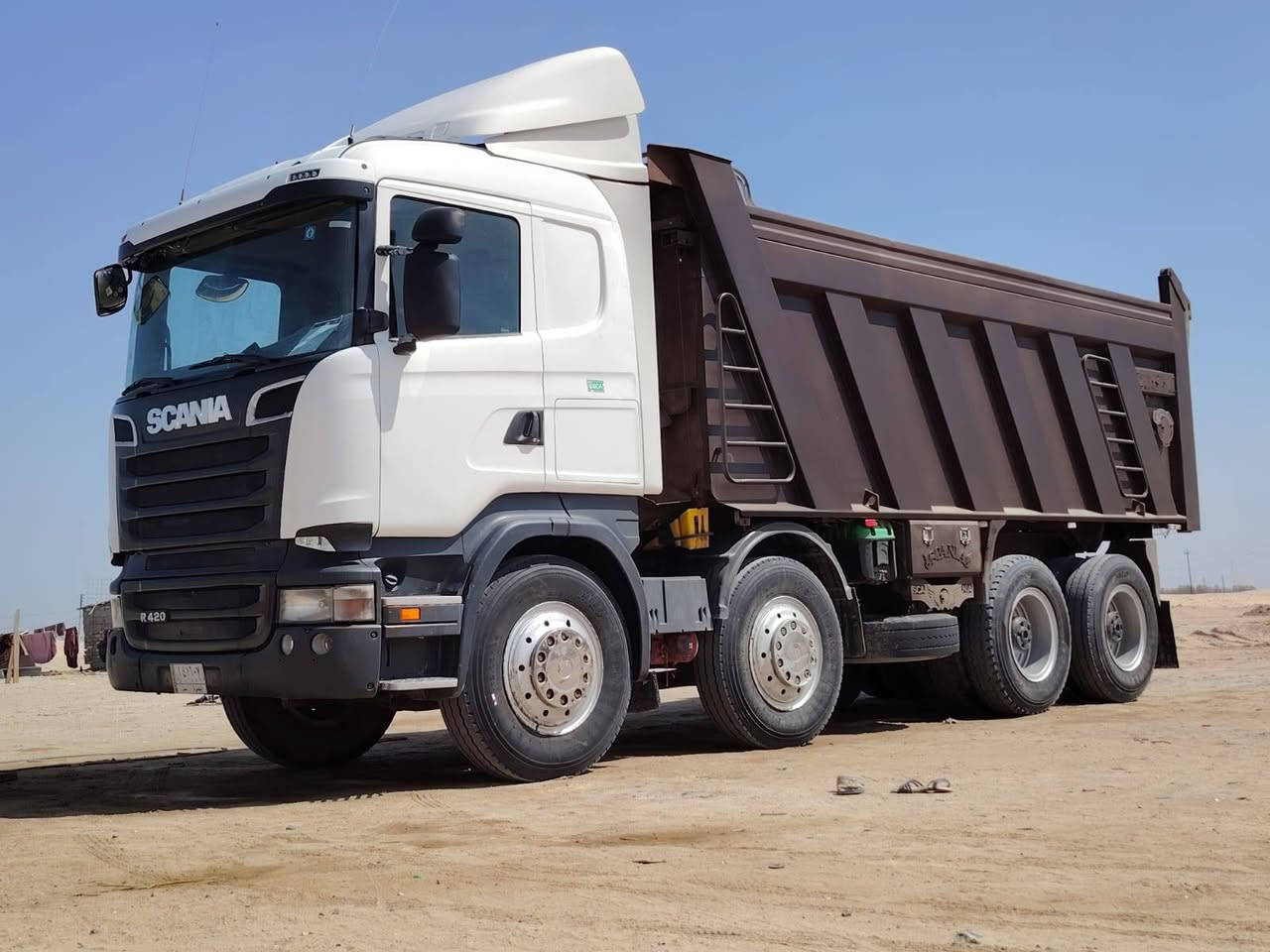 سلام عليكم سكانيه للبيع مديل 2009مكفوله مكينه ثمانيه لا تبخير ولا تنقيص تخم تاير مابيهه نغص كبل لشغل مكان السياره البصره الزبير ***********
اذا مراوس بسكس حديثه عادي
