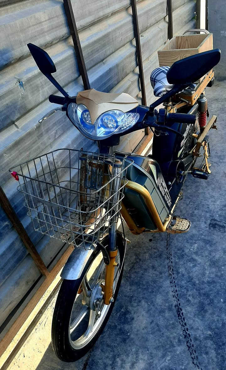 سلام عليكم موطور جديد اخوين لبيع كلشي شغال بي مثل ماواضح بل صوره بطاريات جديده كهربايات شغلاه كلشي بدون متروح تفحص او تريد تفحصه اليعجبك سعر 350وبي مجال شي بسيط عنوان فلوجه حي العسكري قرب جامع سيدنا الحسن اتصال على الارقام التالية +***********  ***********
