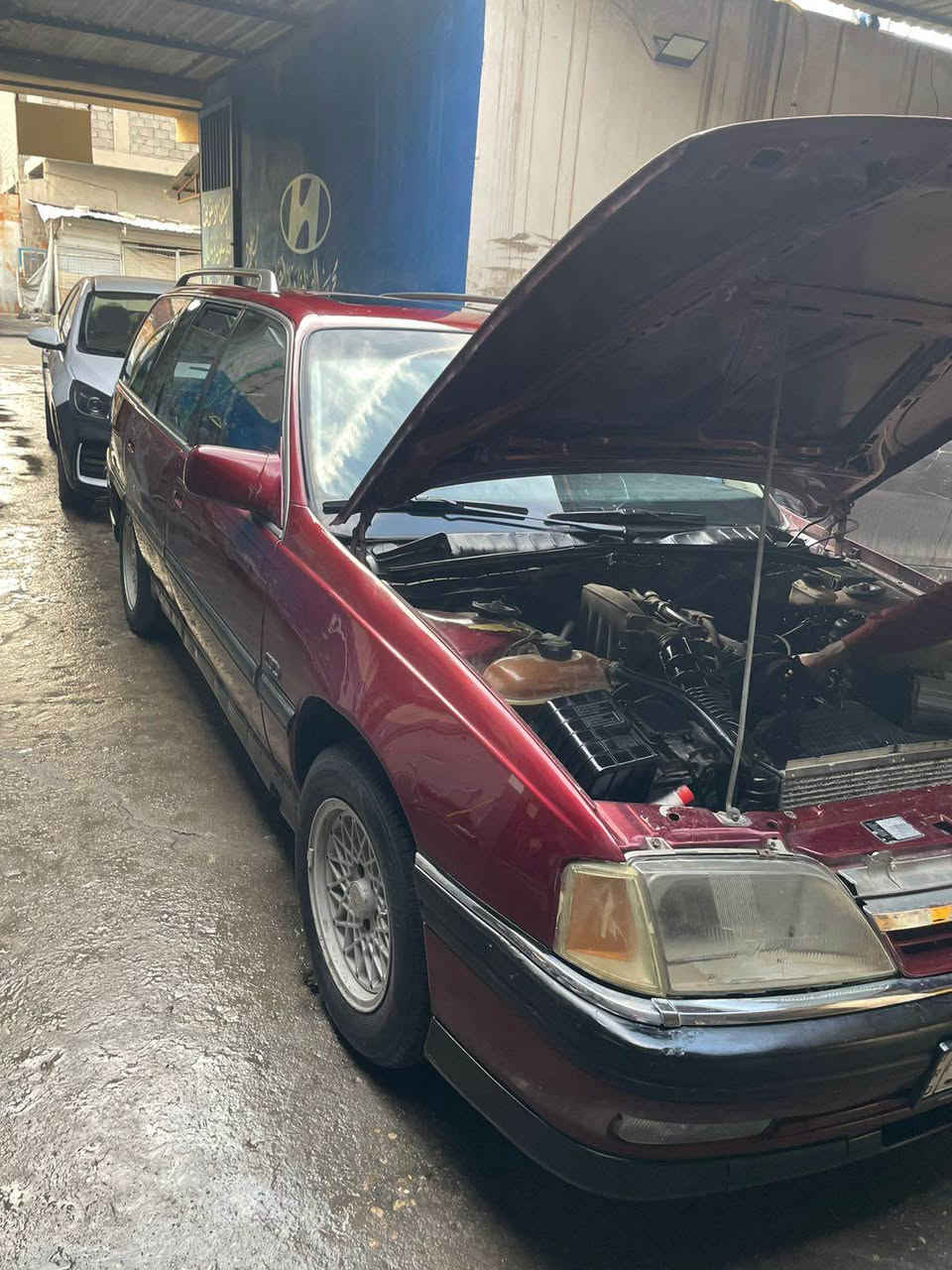 السلامو عليكم السياره البيع السياره كفاله عامه تخم تاير جديد المحرك برغي ما مفتوح بيه مكان السياره البصره رقمه الموصل تحويل ثاني يوم لون السياره دم الغزال السياره صار بيه حادث وريد ابيعه الرقم ***********الرقم الثاني *********** Singapore
